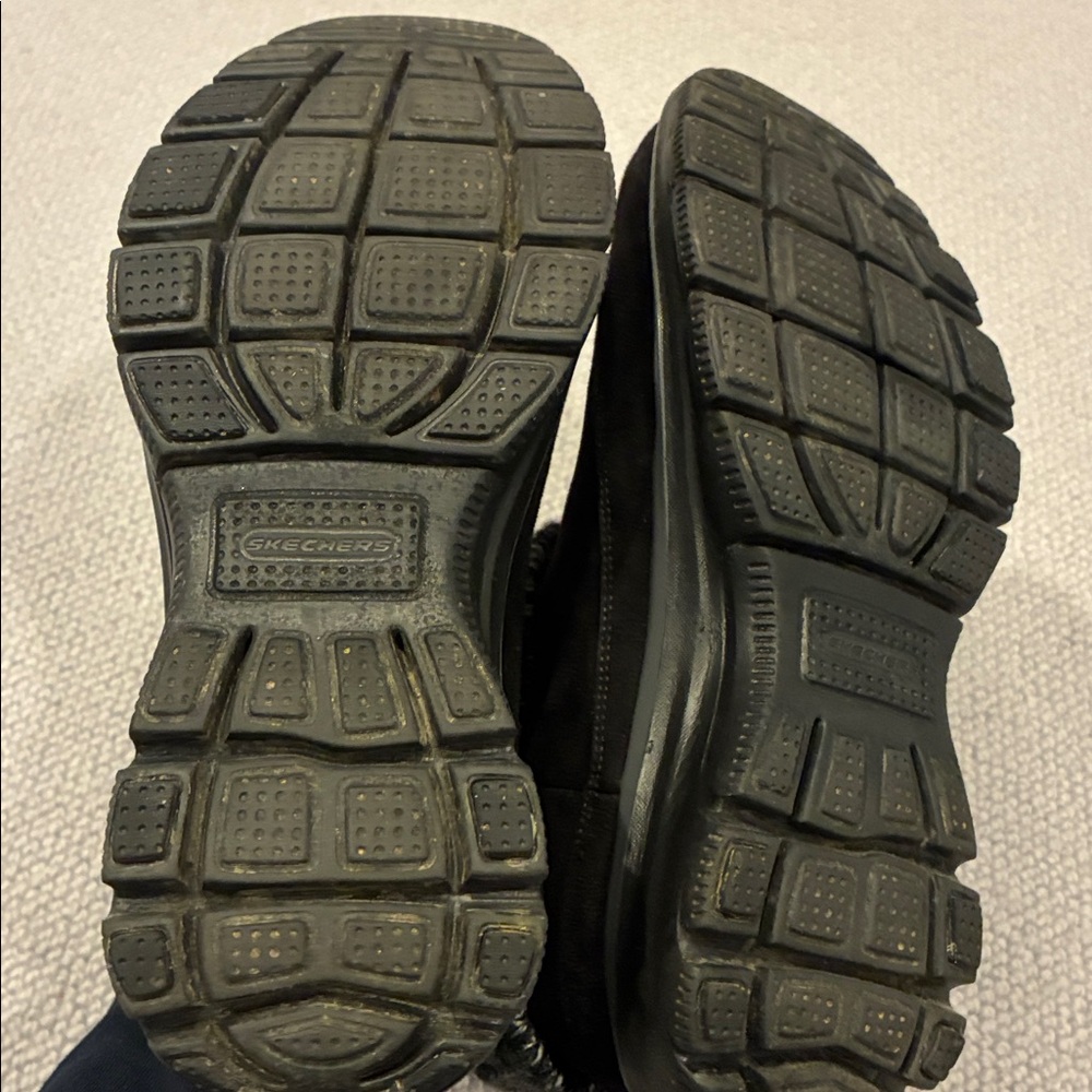 Suede Skechers Boots Relaxed Fit with Air-Cooled Memory Foam, Black, Size 8.5 - Picture 4 of 7